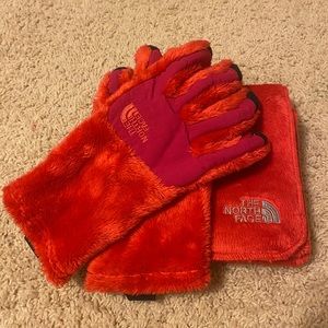NORTH FACE Gloves and Scarf